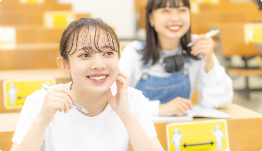 女性と車